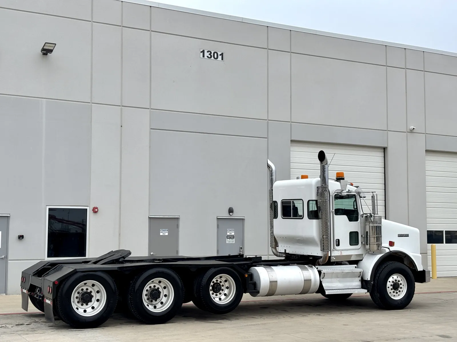 2009 Kenworth T800 - image 5