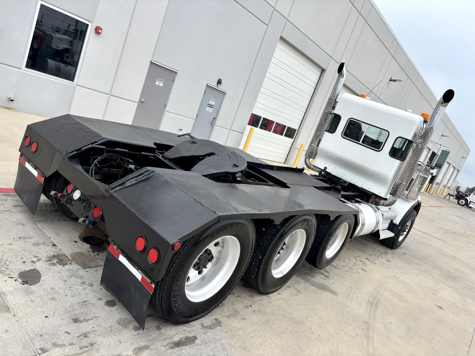 2009 Kenworth T800 - image 11