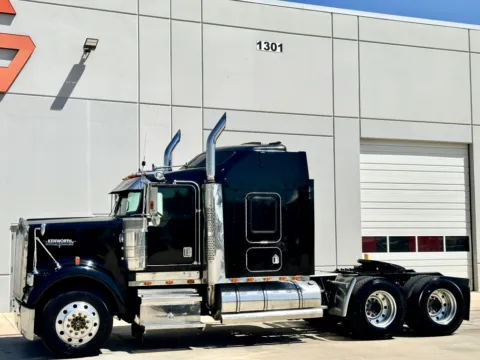 Photos of 2000 KENWORTH W900 for sale in Hutchins, TX at Forge Truck Centers - Texas
