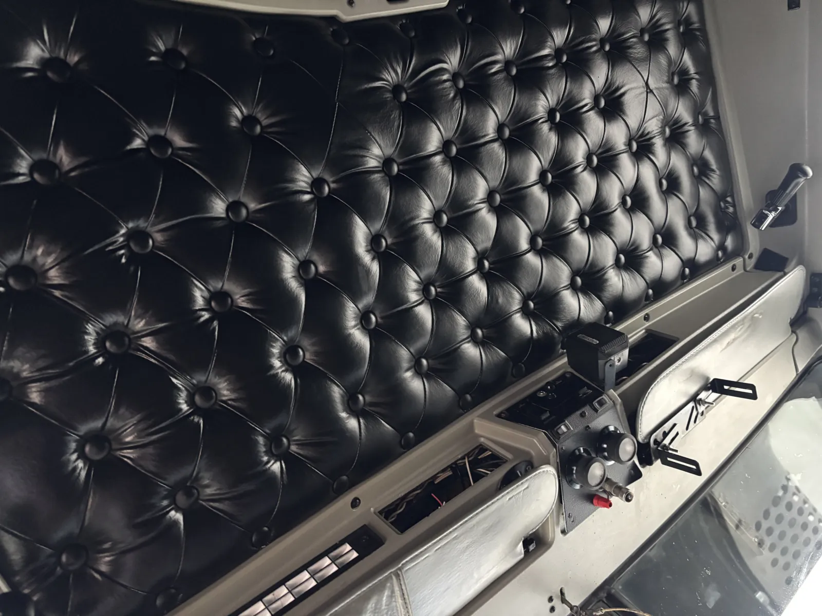 2000 Kenworth W900 - image 19