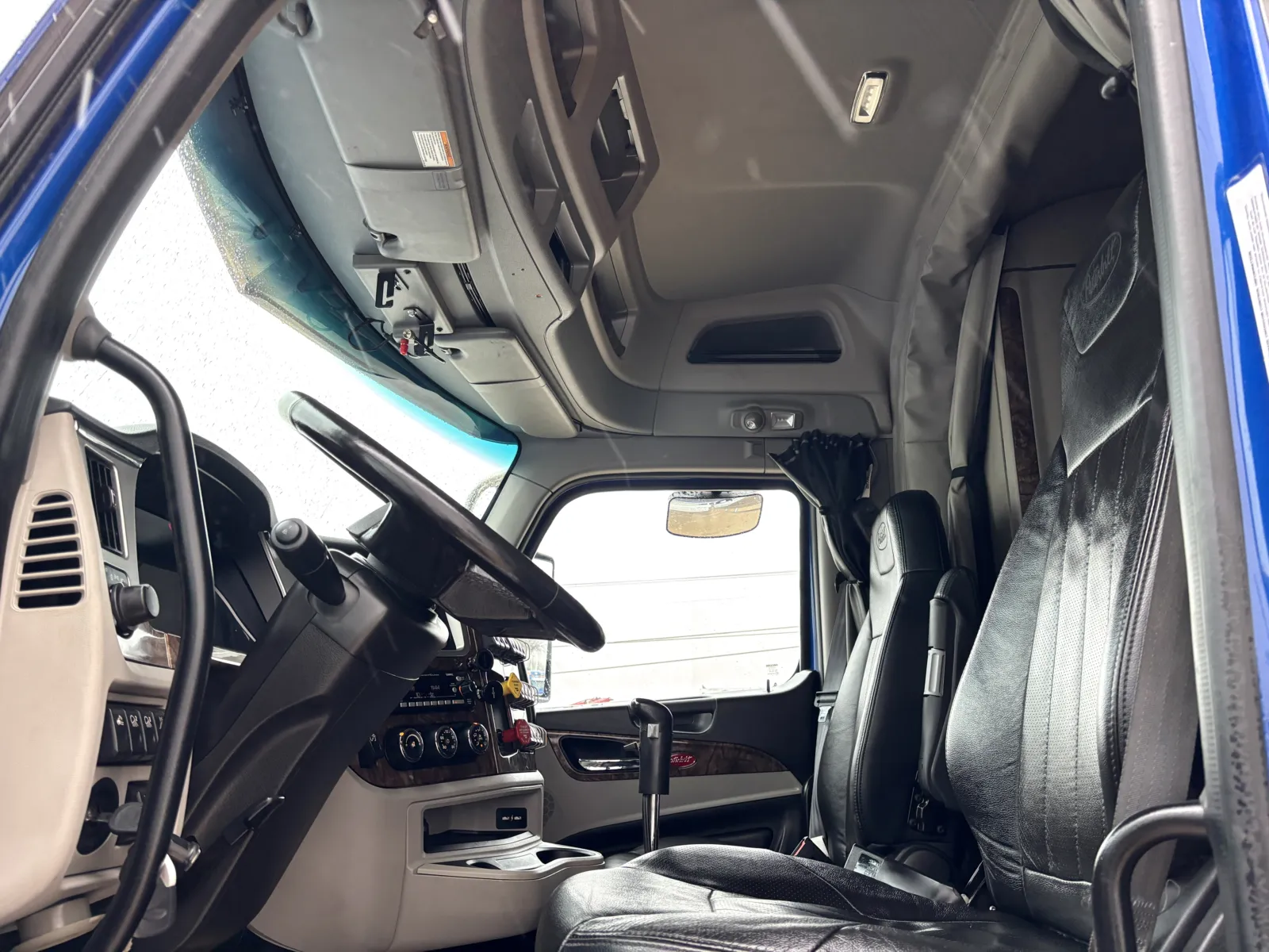 2025 Peterbilt - image 14