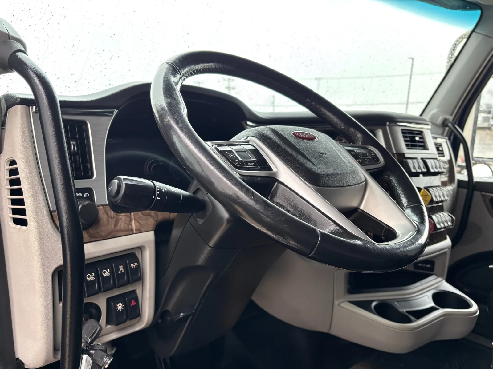 2025 Peterbilt - image 15