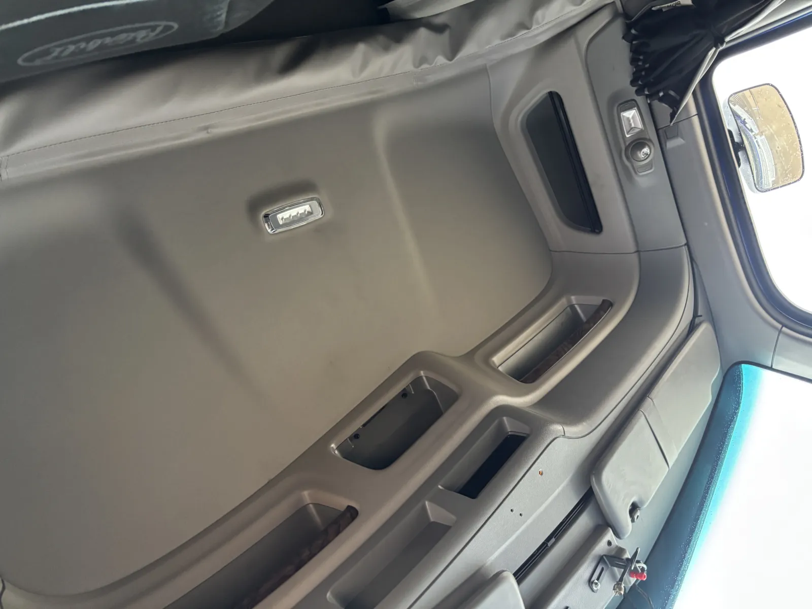 2025 Peterbilt - image 21