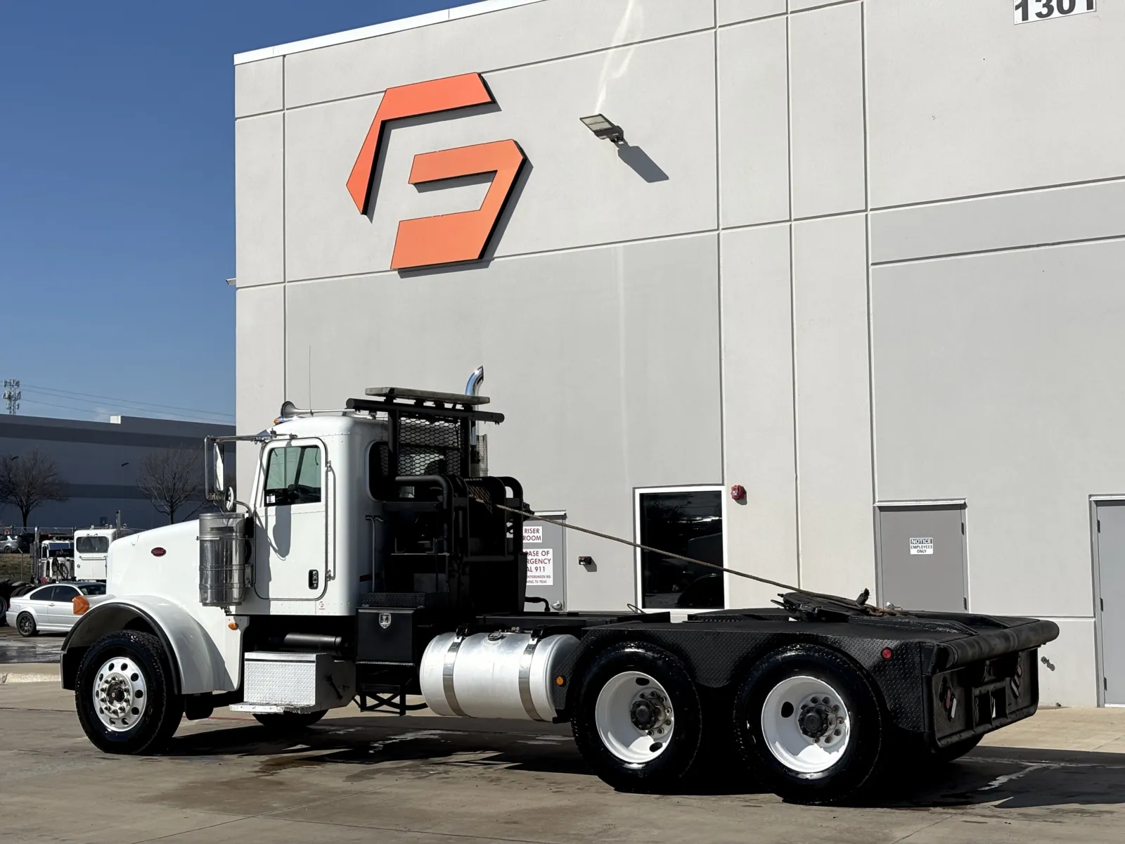 2012 Peterbilt - image 6