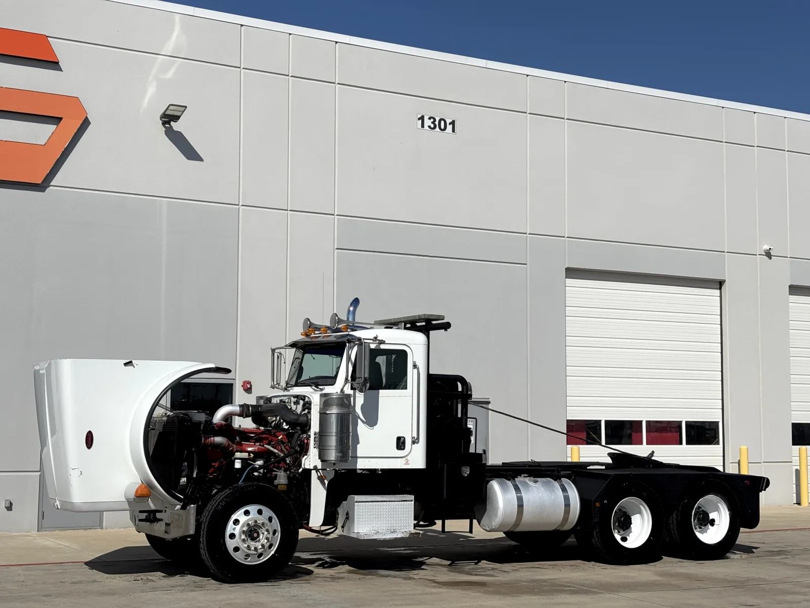 2012 Peterbilt - image 10