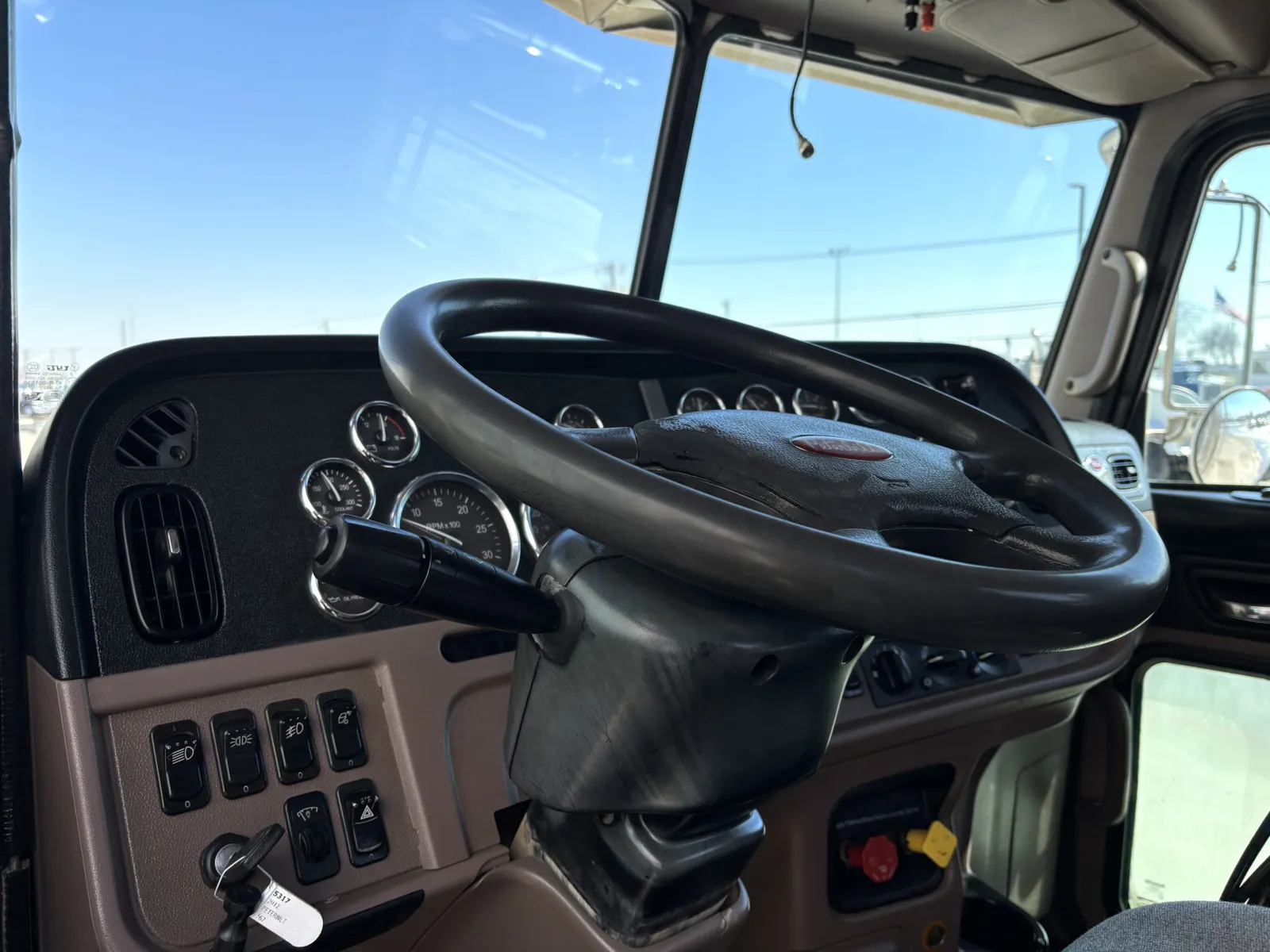 2012 Peterbilt - image 15