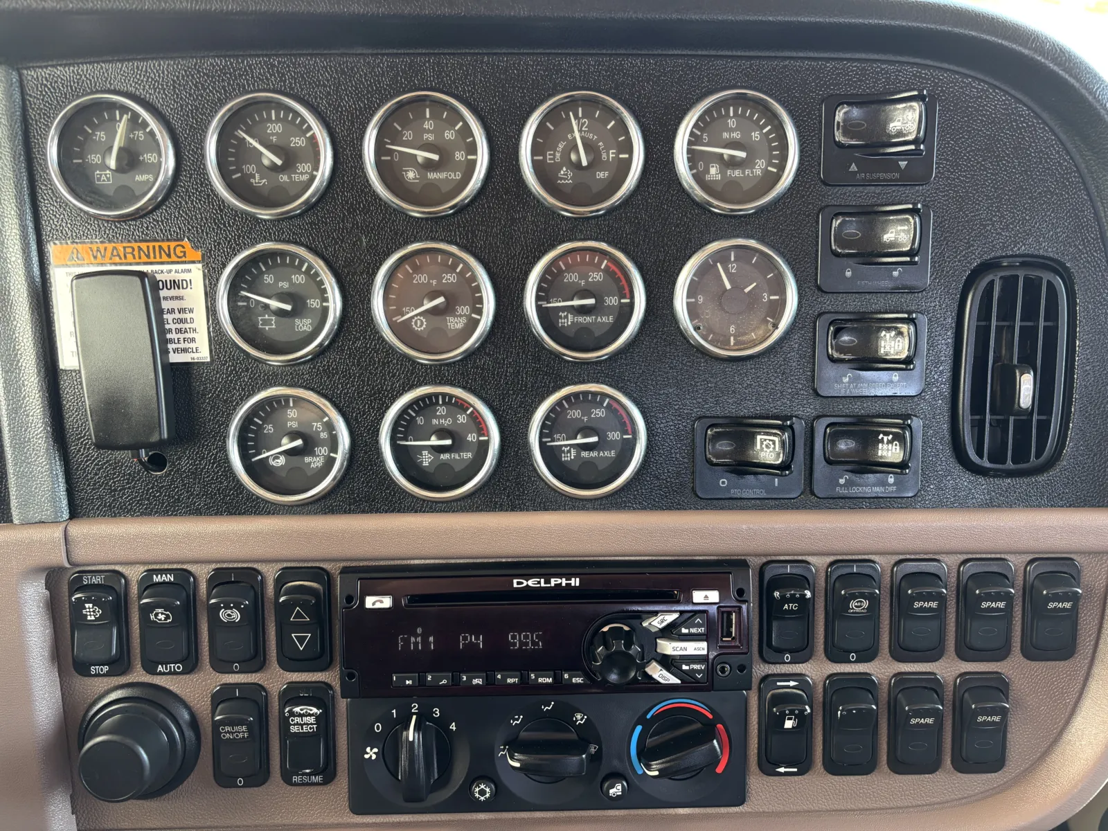 2012 Peterbilt - image 18