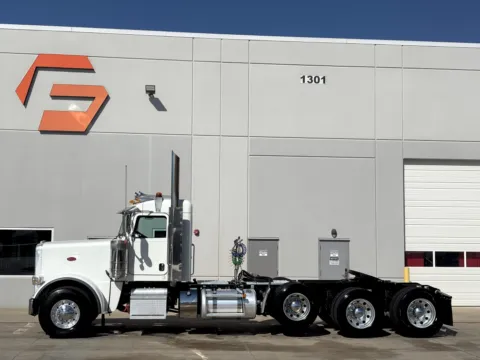 More photos of 2023 PETERBILT 389 at Forge Truck Centers - Texas, TX