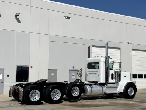More photos of 2023 PETERBILT 389 at Forge Truck Centers - Texas, TX