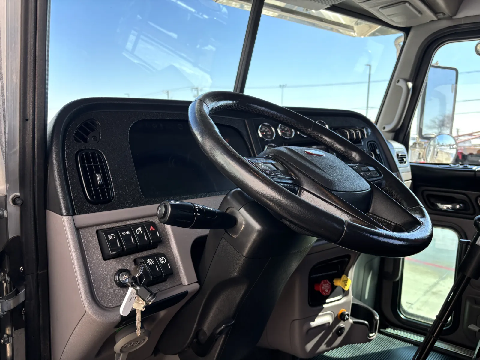 2023 Peterbilt 389 - image 15