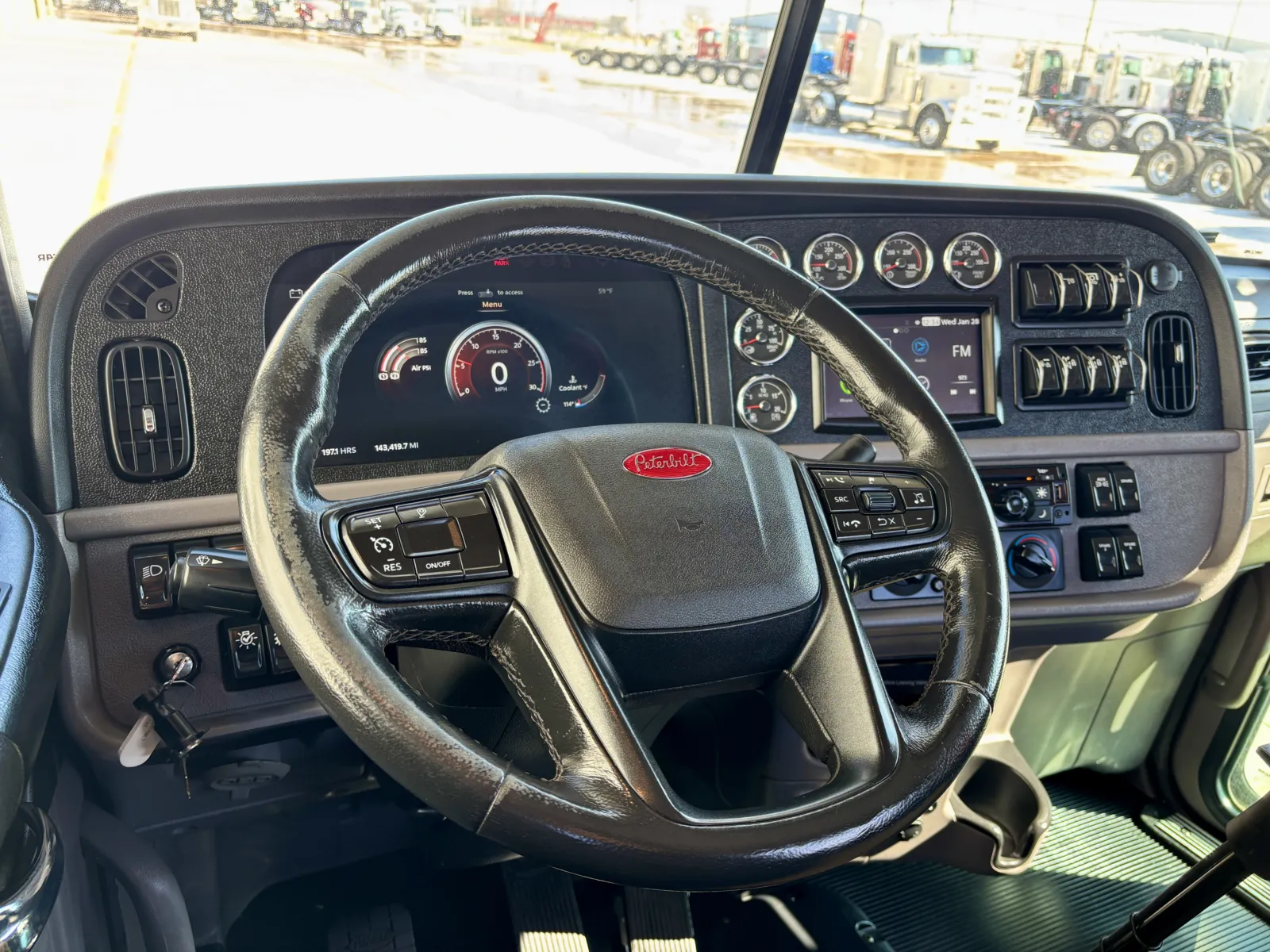2023 Peterbilt 389 - image 16