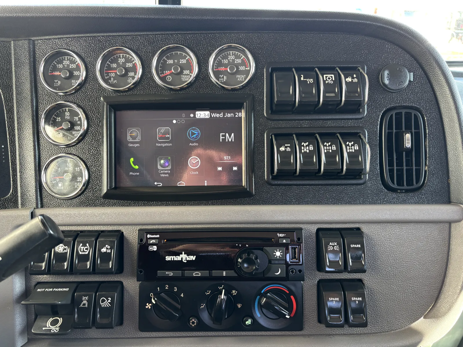 2023 Peterbilt 389 - image 18