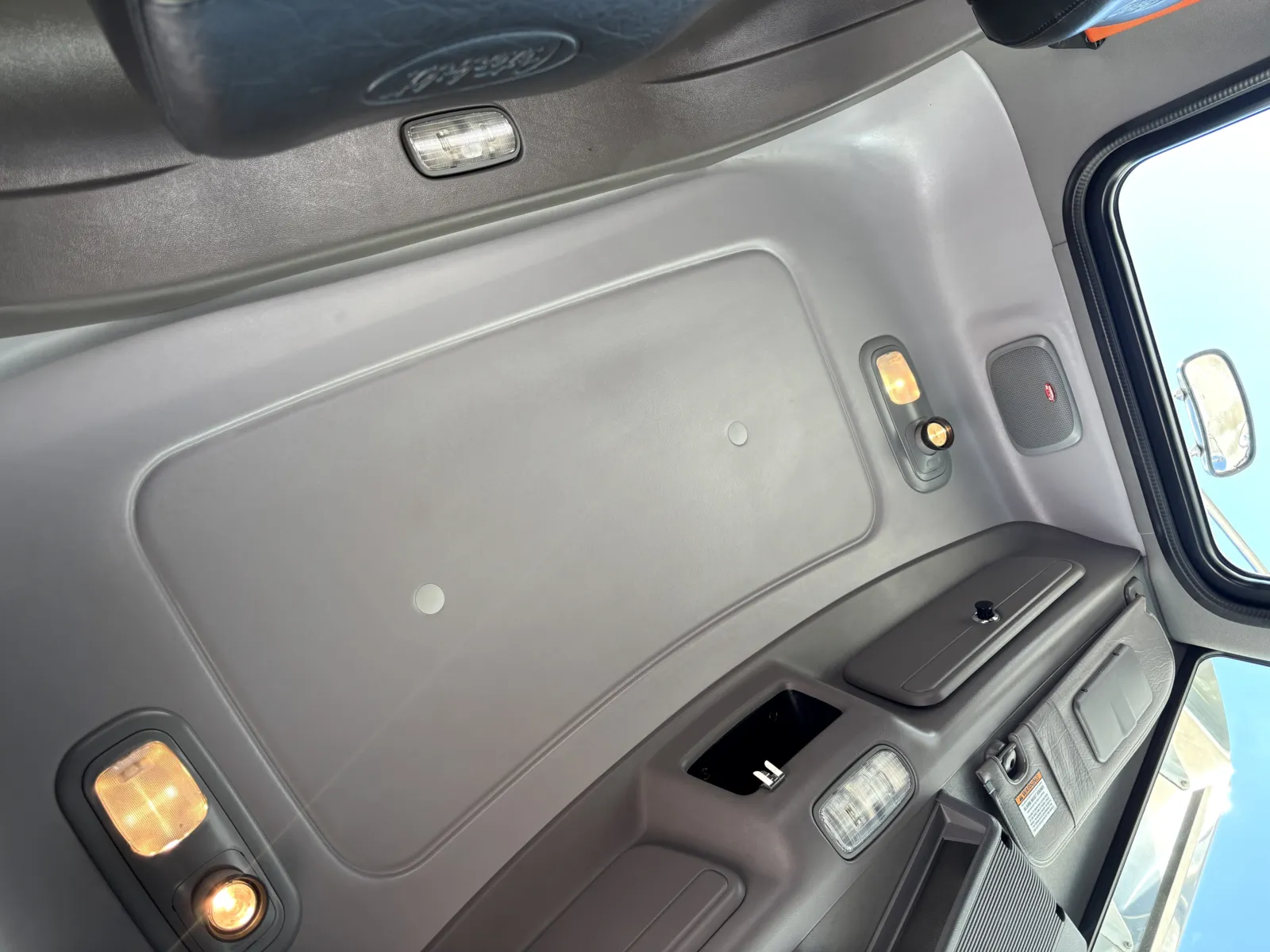 2023 Peterbilt 389 - image 21