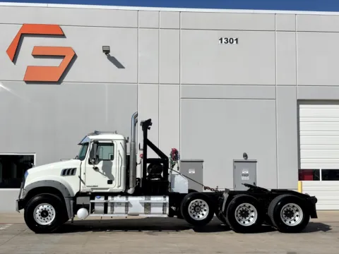 More photos of 2016 MACK GU713 at Forge Truck Centers - Texas, TX