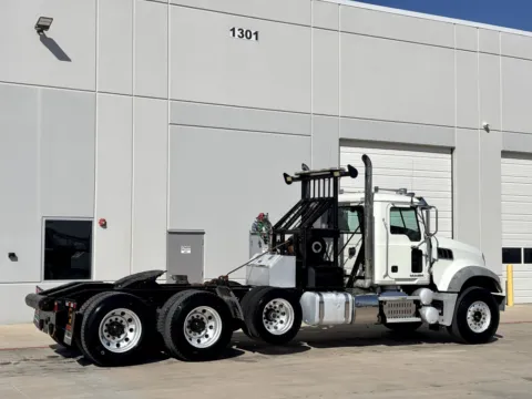 More photos of 2016 MACK GU713 at Forge Truck Centers - Texas, TX