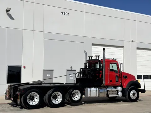 More photos of 2016 MACK GU713 at Forge Truck Centers - Texas, TX