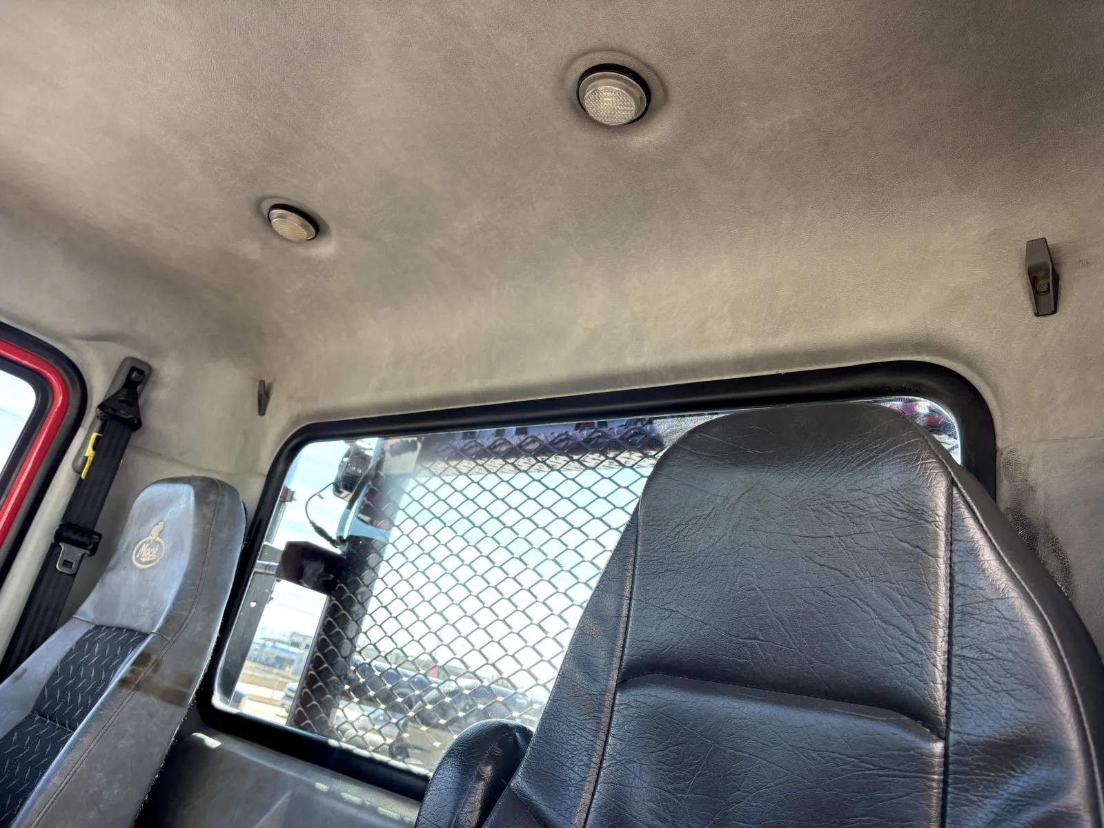 2016 Mack - image 20