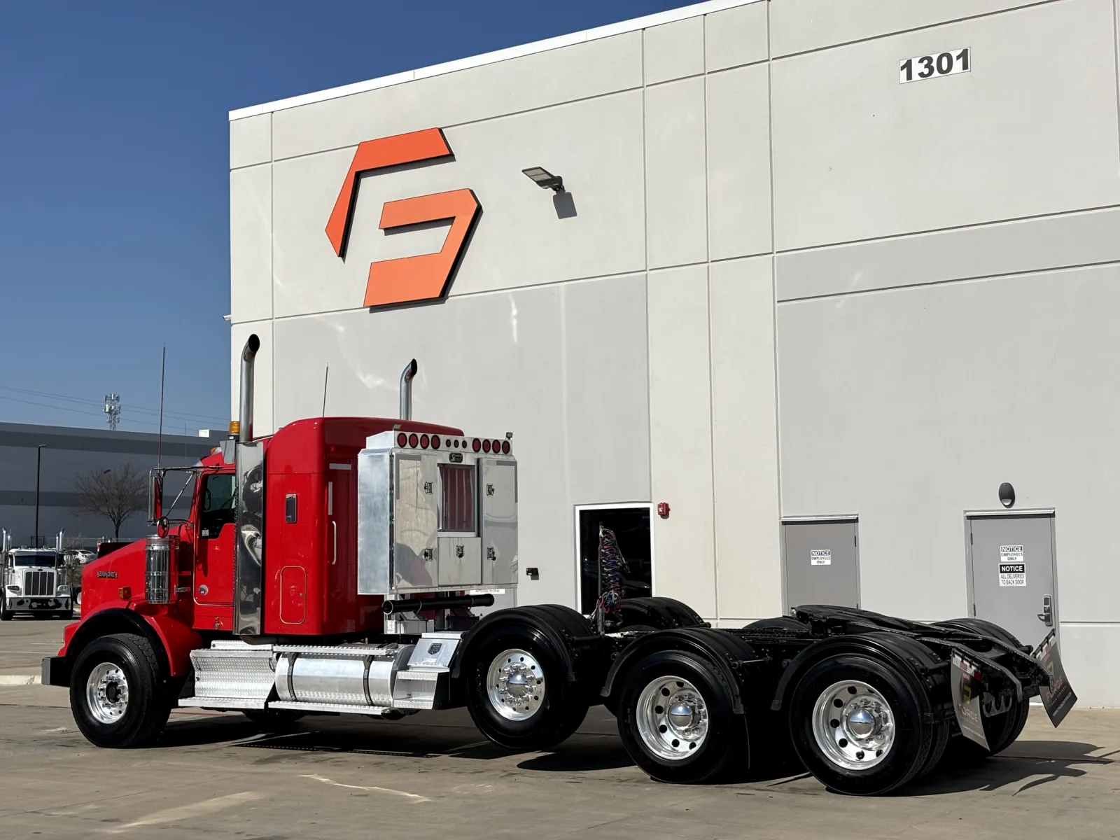 2016 Kenworth T800 - image 6