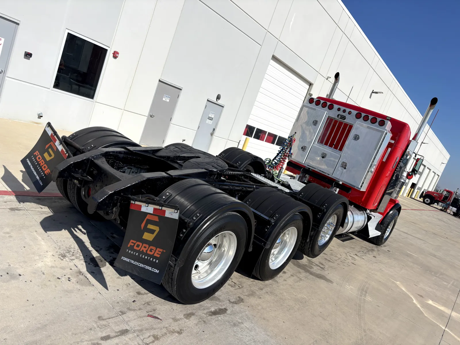 2016 Kenworth T800 - image 11
