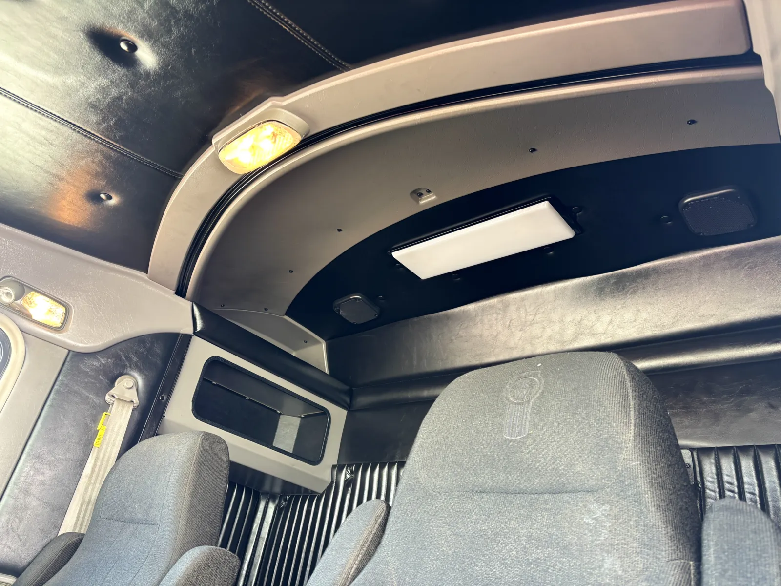 2016 Kenworth T800 - image 20