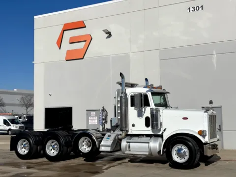 2002 PETERBILT 379 for sale in Hutchins, TX