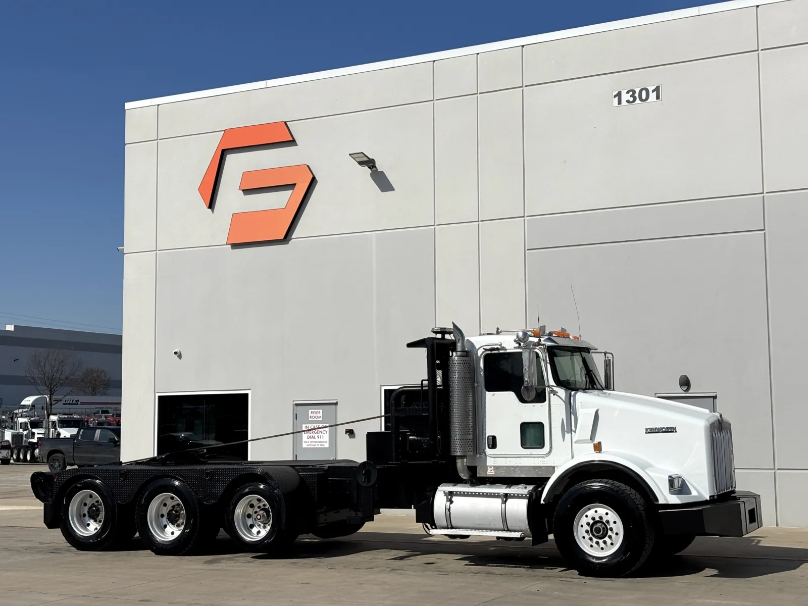 2007 KENWORTH T800 for sale in Hutchins, TX