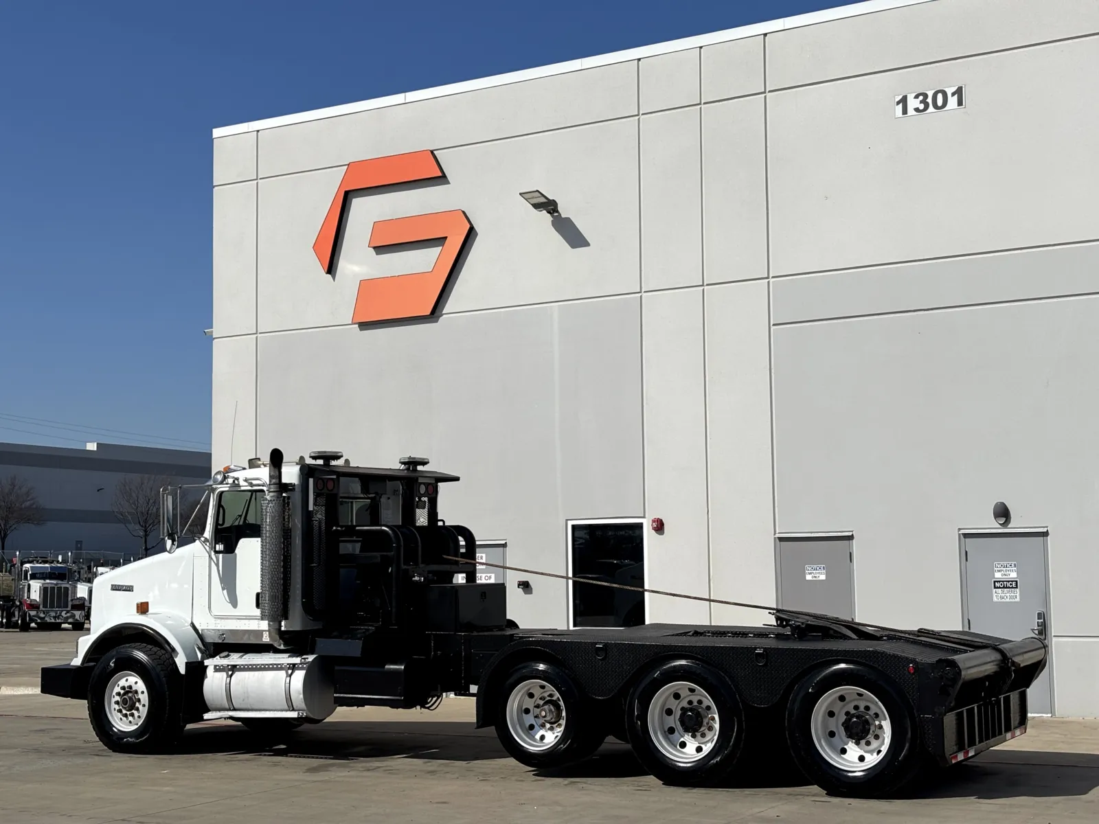 2007 Kenworth T800 - image 6