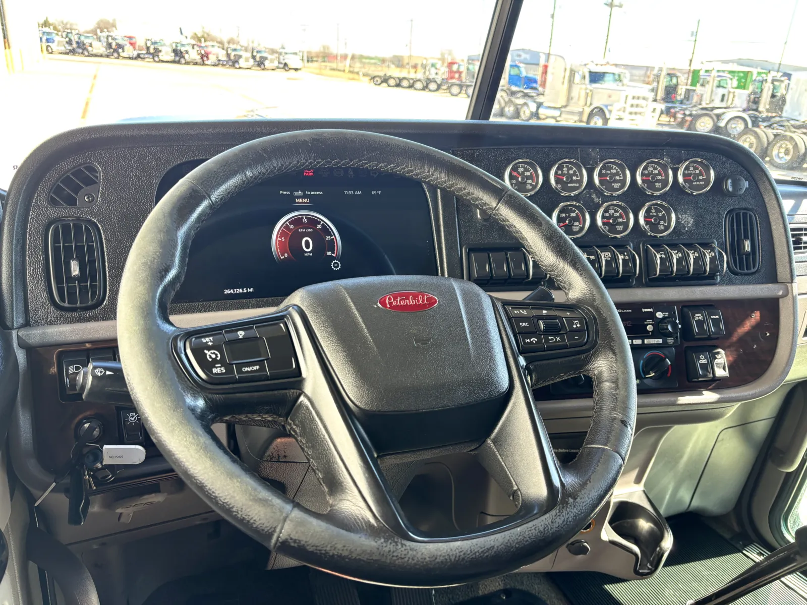 2024 Peterbilt 389 - image 16