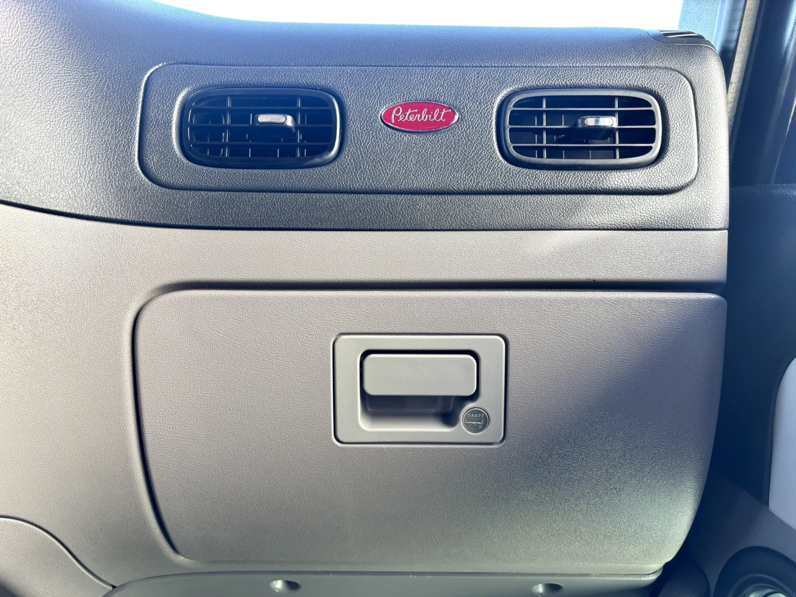 2024 Peterbilt 389 - image 19