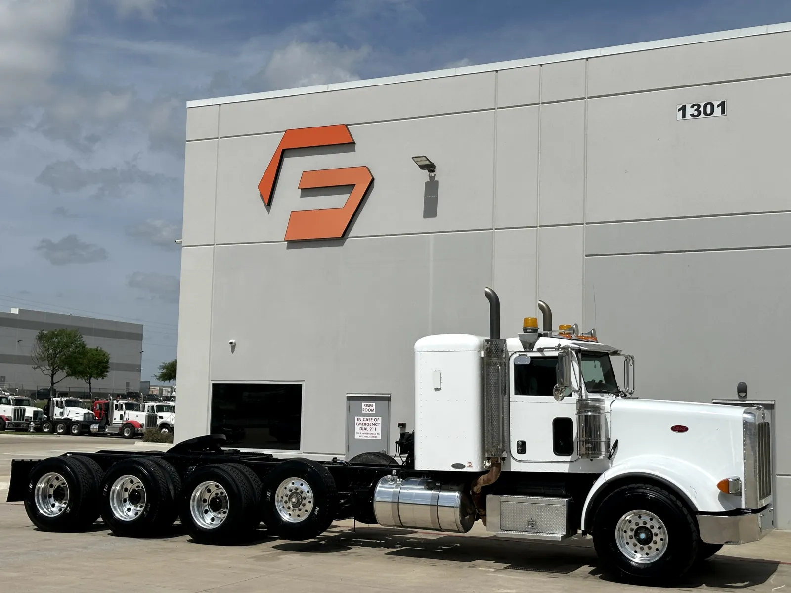 2011 PETERBILT 367 for sale in Hutchins, TX