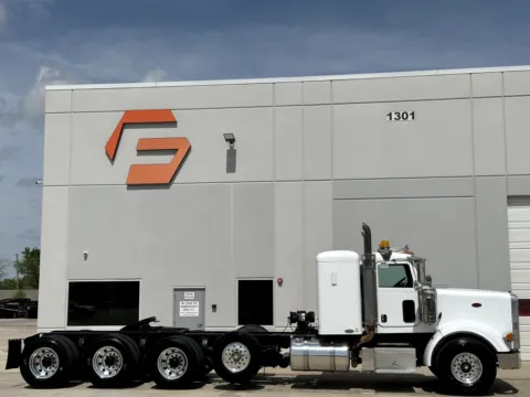 Another view of 2011 PETERBILT 367 for sale in Hutchins, TX at Forge Truck Centers - Texas
