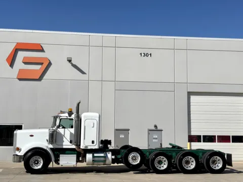 More photos of 2011 PETERBILT 367 at Forge Truck Centers - Texas, TX