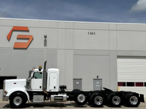 More photos of 2011 PETERBILT 367 at Forge Truck Centers - Texas, TX