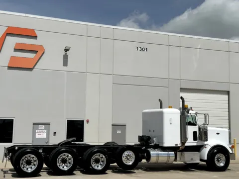 More photos of 2011 PETERBILT 367 at Forge Truck Centers - Texas, TX