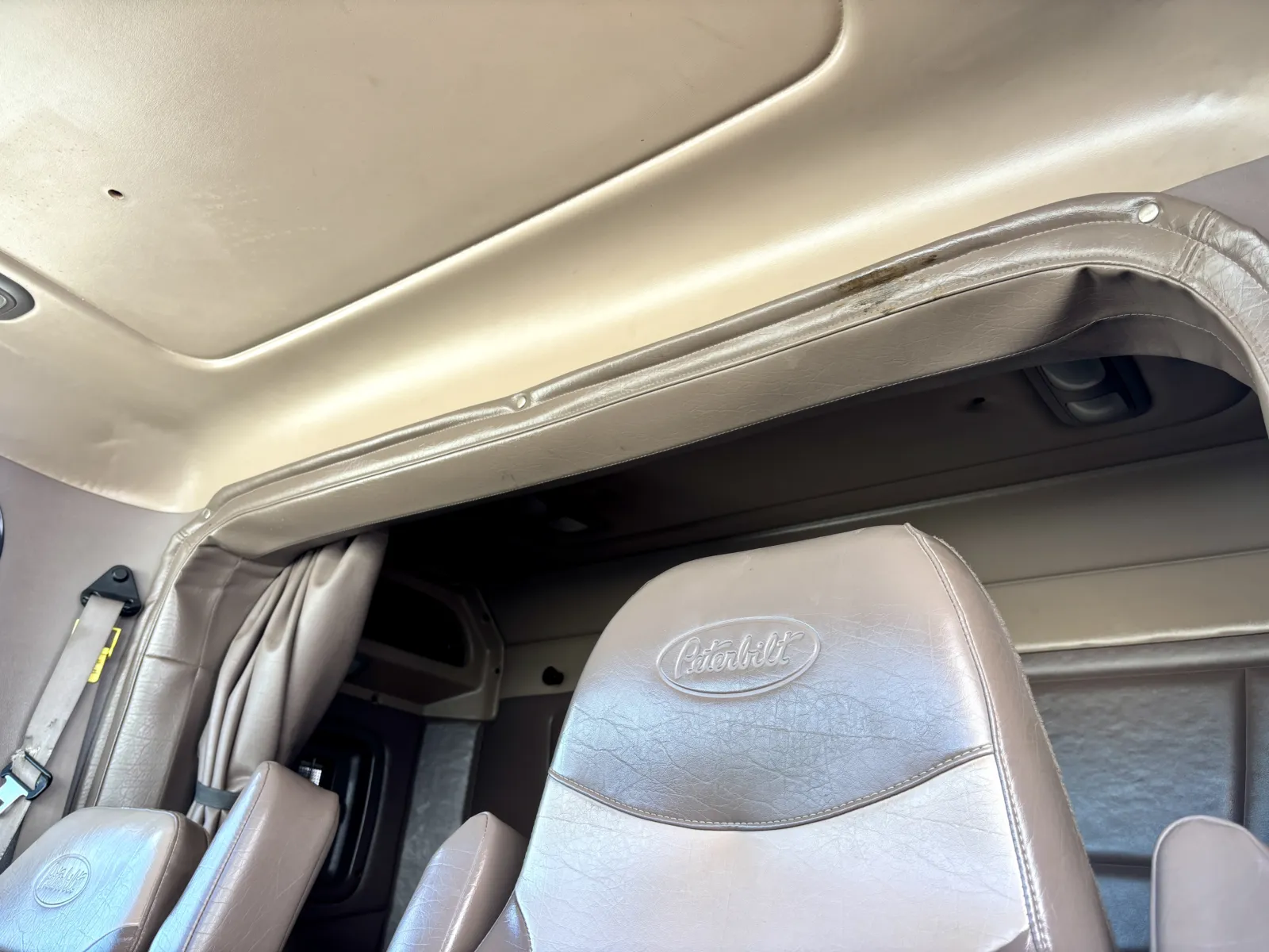 2011 Peterbilt - image 18