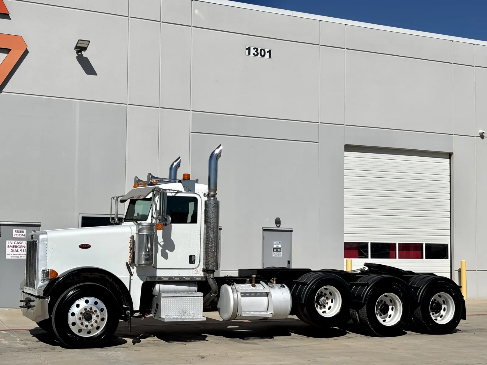2006 Peterbilt - image 2
