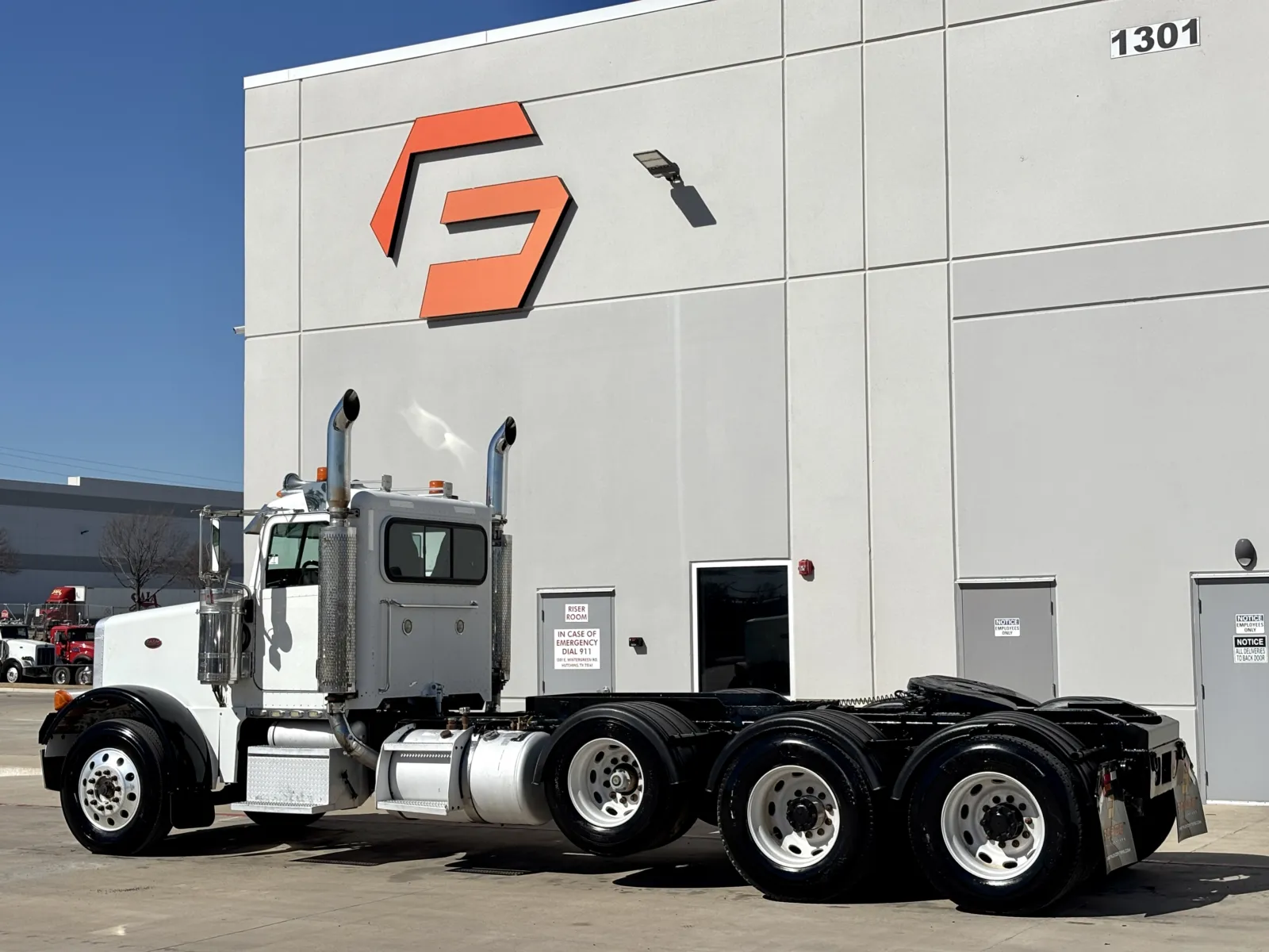 2006 Peterbilt - image 6