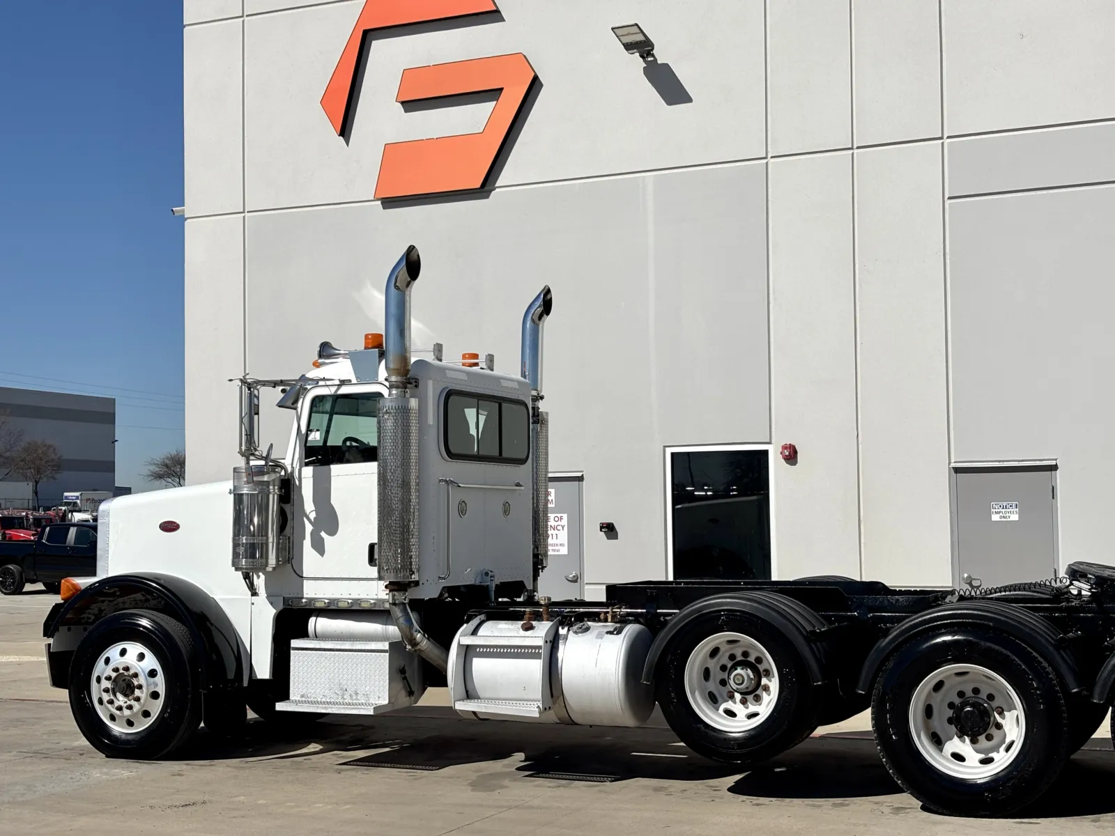 2006 Peterbilt - image 8