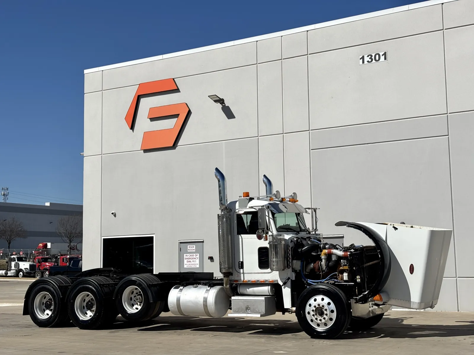 2006 Peterbilt - image 9
