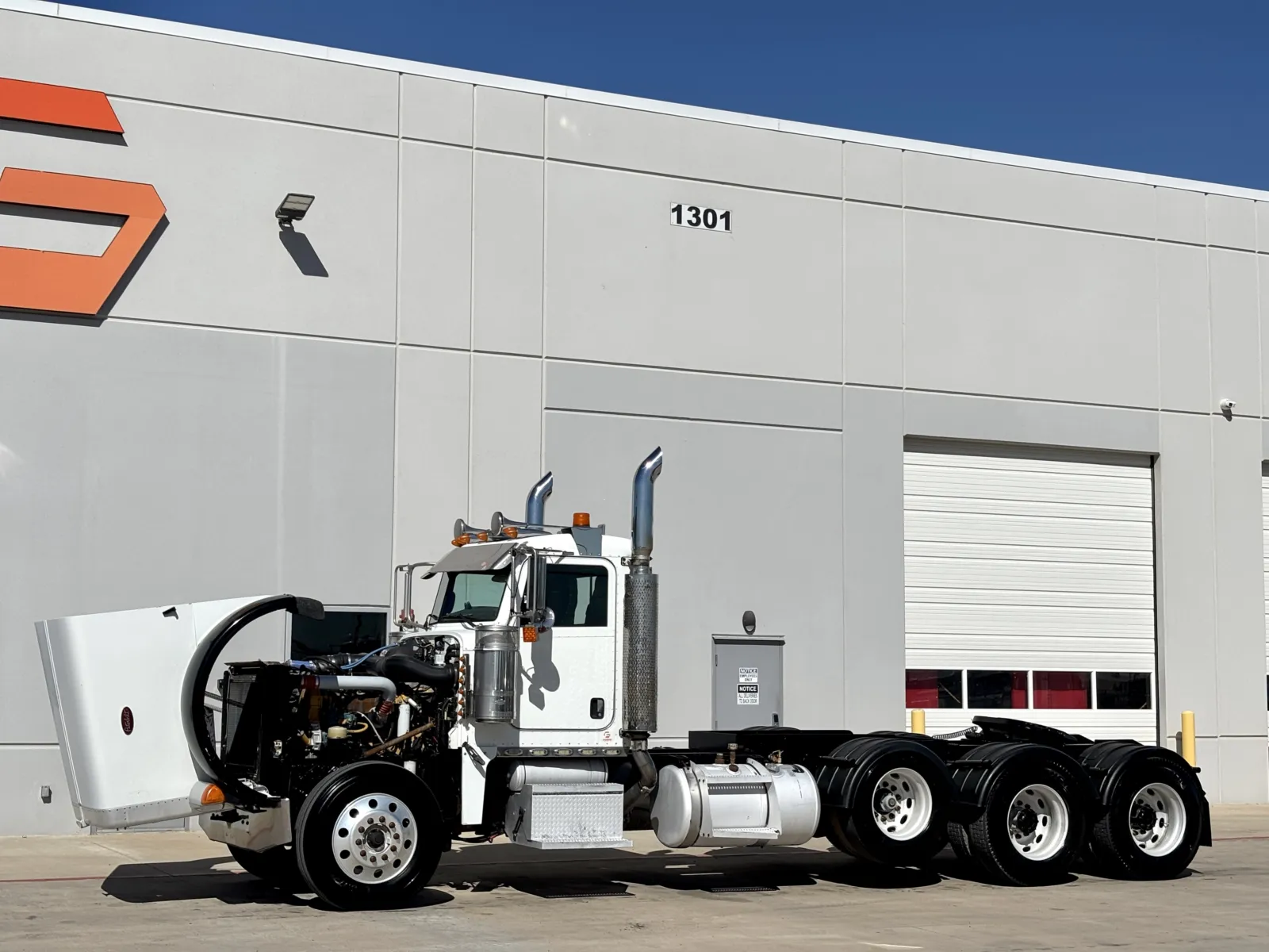 2006 Peterbilt - image 10