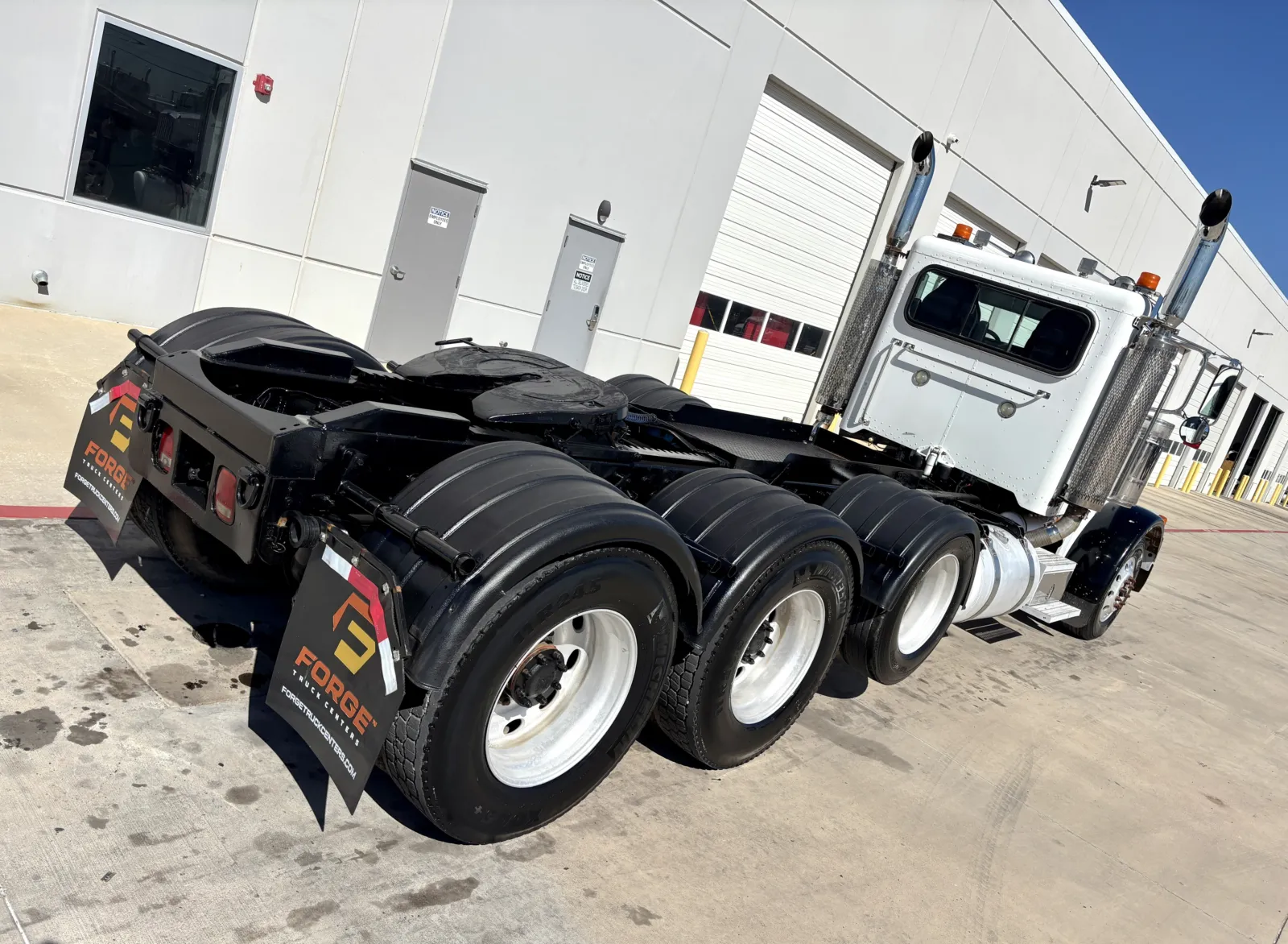 2006 Peterbilt - image 11