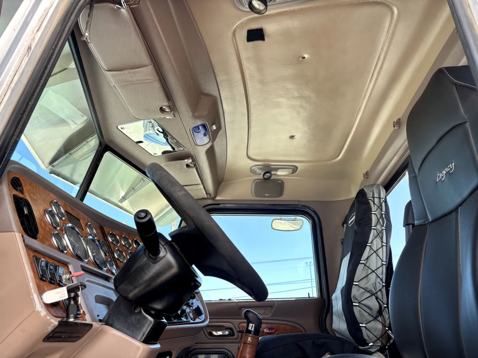 2006 Peterbilt - image 14