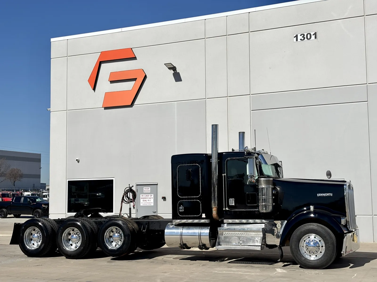 1997 KENWORTH W900 for sale in Hutchins, TX
