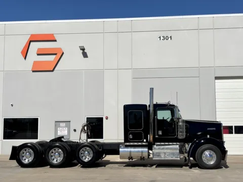 Another view of 1997 KENWORTH W900 for sale in Hutchins, TX at Forge Truck Centers - Texas