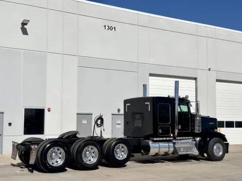 More photos of 1997 KENWORTH W900 at Forge Truck Centers - Texas, TX
