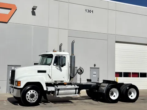 Photos of 2003 MACK CH613 for sale in Hutchins, TX at Forge Truck Centers - Texas