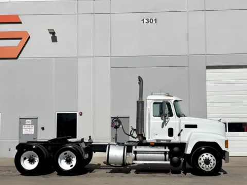 Another view of 2003 MACK CH613 for sale in Hutchins, TX at Forge Truck Centers - Texas