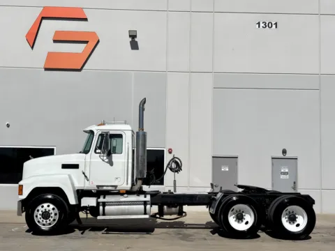 More photos of 2003 MACK CH613 at Forge Truck Centers - Texas, TX