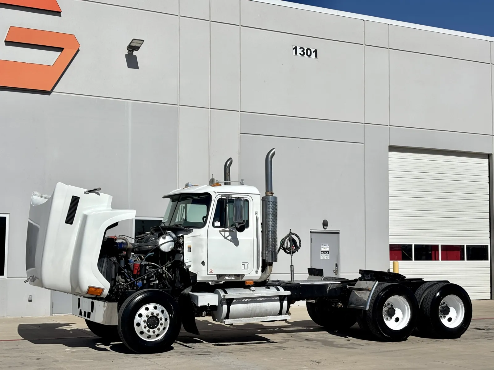 2003 Mack - image 10