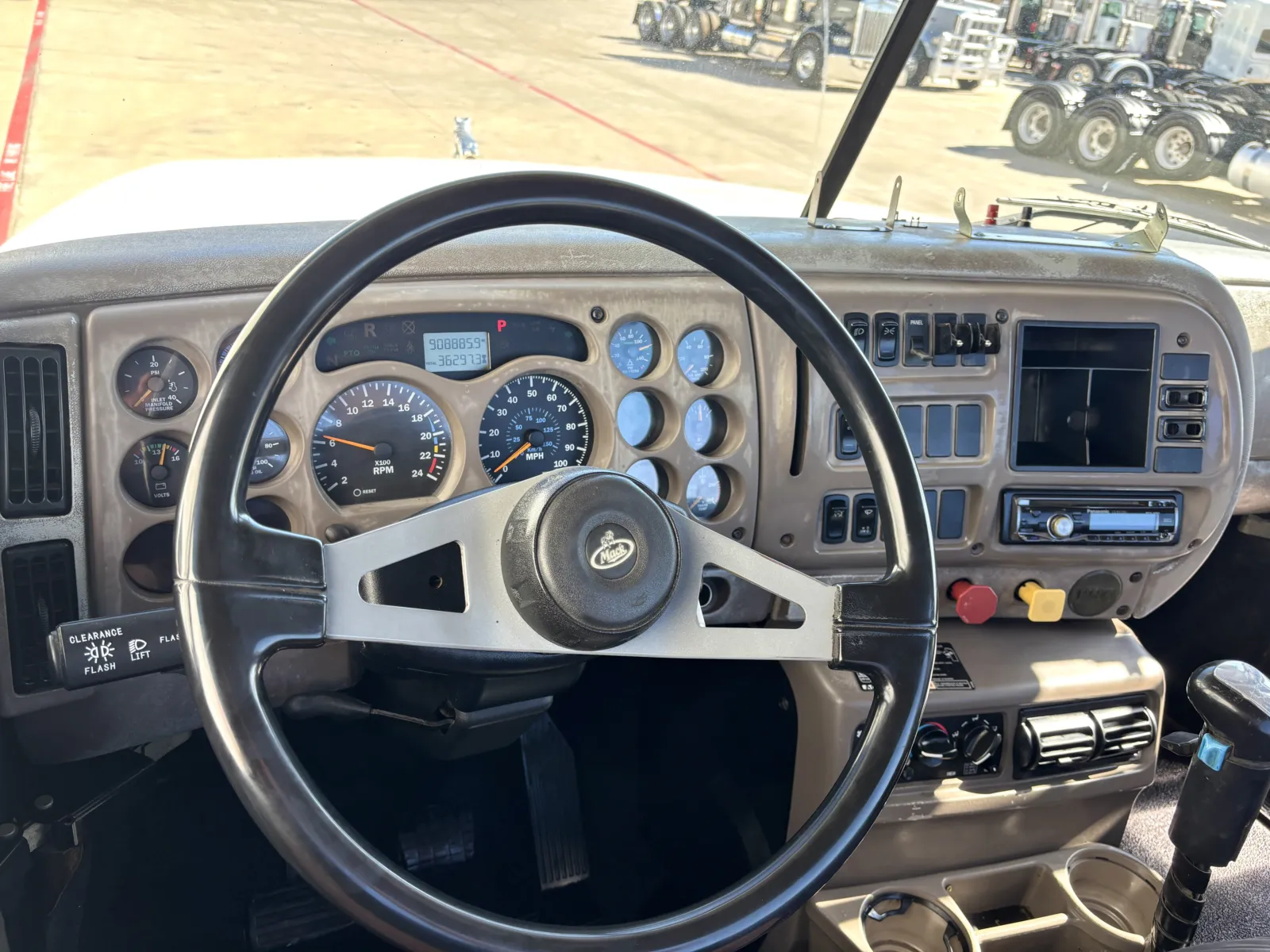 2003 Mack - image 16